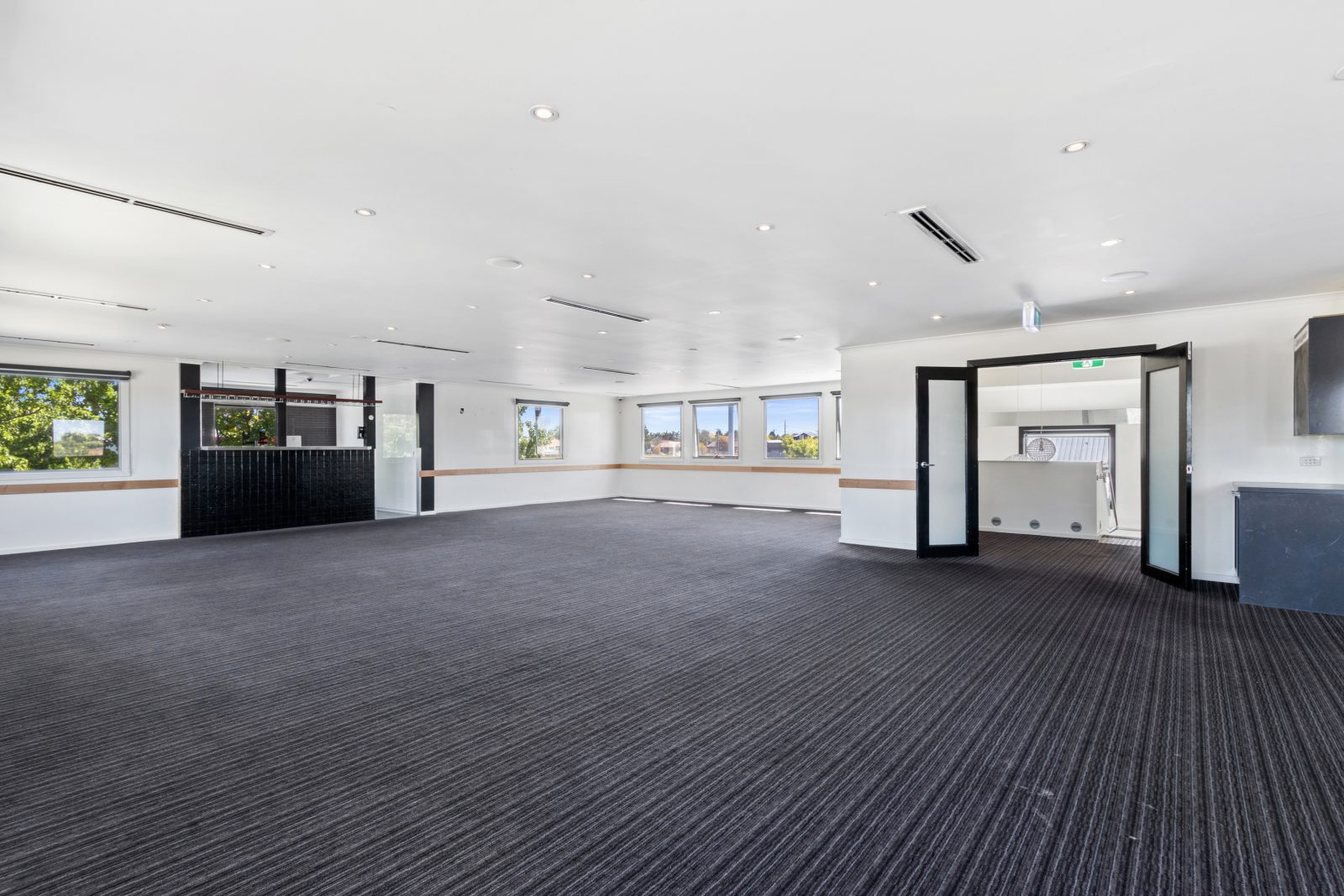 036 Open2view ID849339 254 craigieburn