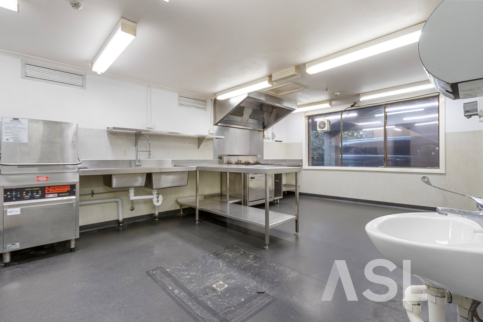 019 Open2view ID876395 1120 Main Road Eltham