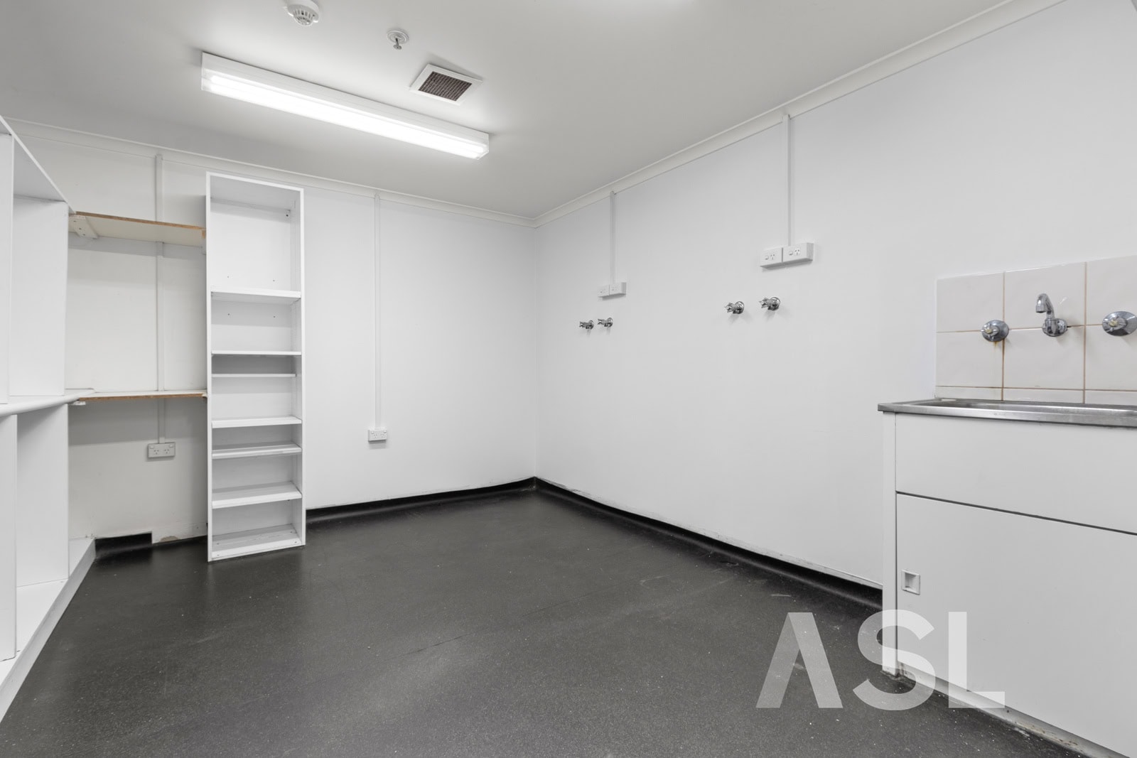 028 Open2view ID876395 1120 Main Road Eltham