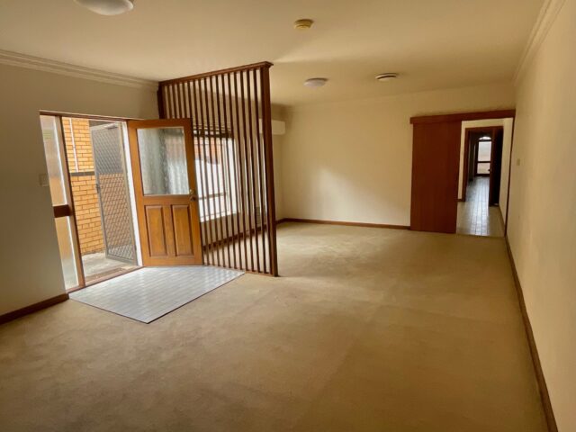 Fresh Paint and Carpet! 2 BEDROOM GROUND FLOOR UNIT ONLY 100M TO LYGON ST TRAMLINE Location Photo