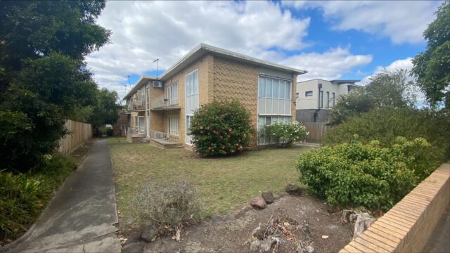 AMAZING LOCATION CLOSE TO BURKE ROAD CAMBERWELL. Location Photo