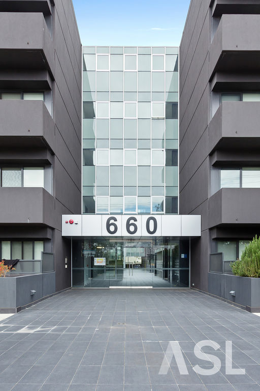 UNDER APPLICATION – Comfortable Contemporary Living! Don’t miss Location Photo