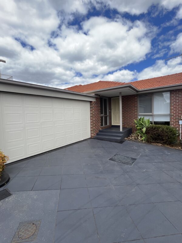 Spacious 3 Bedroom Townhouse in Bulleen Location Photo