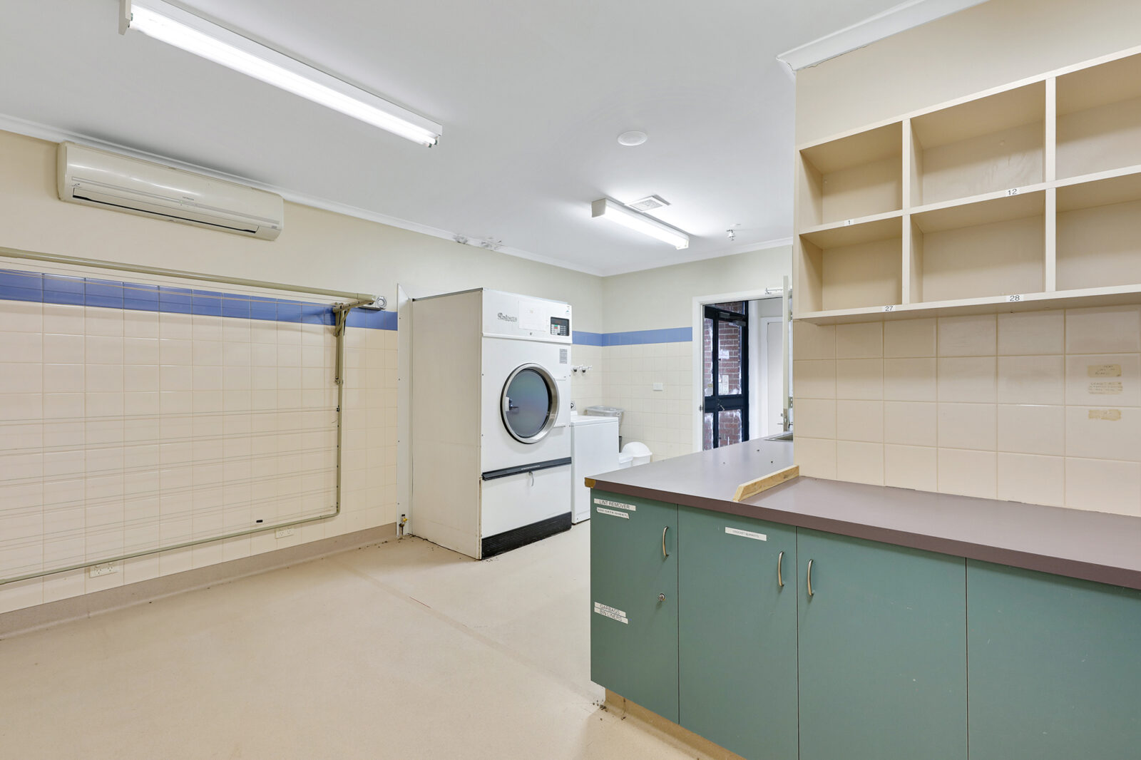 WEB_59-91PhillipParadeChurchill_021